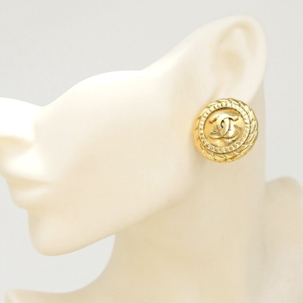 CHANEL CC Logos Round Twist Rope Clip-On Earrings Gold Tone Auth h1132-1